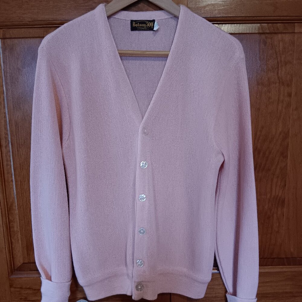 Vintage women's pale pink cardigan sweater
